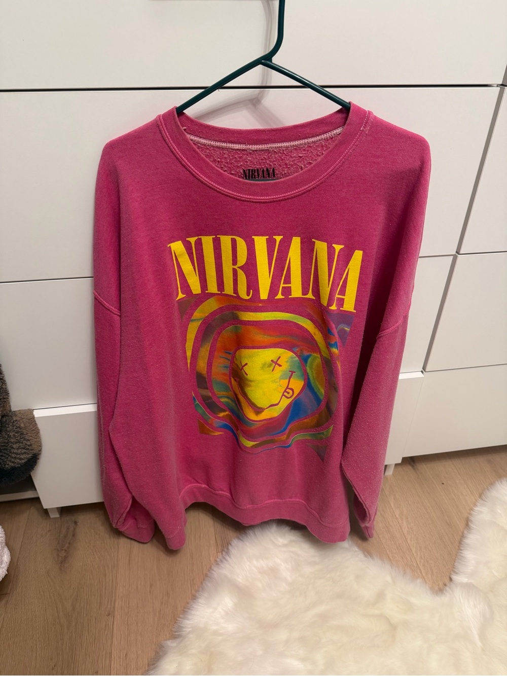 NIRVANA Pink Graphic Crewneck Sweater with Yellow Logo. Oversize fit size small